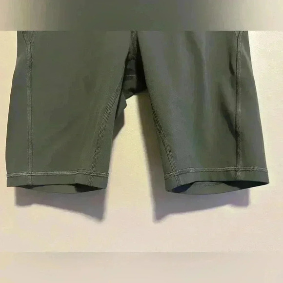 Lululemon Blissful Bend Super High-Rise Short 8" - Picture 4 of 6